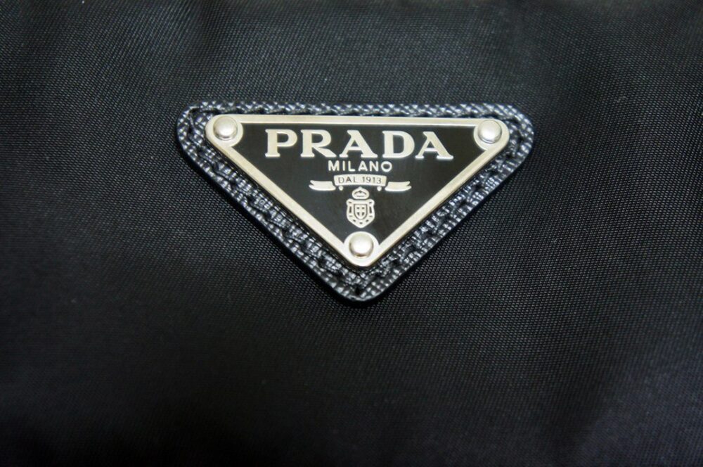 prada logó