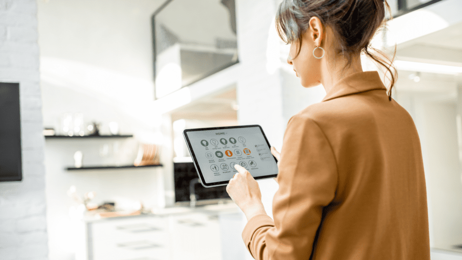 Hogyan Biztosítják az Okosotthonok a Biztonságot