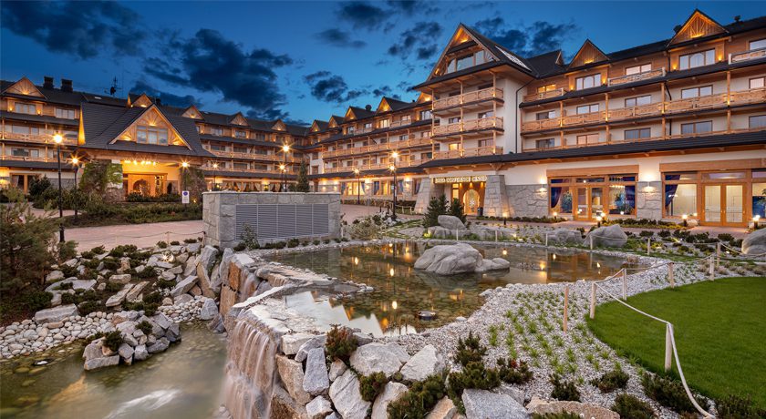 Luxus szálloda a hegyekben