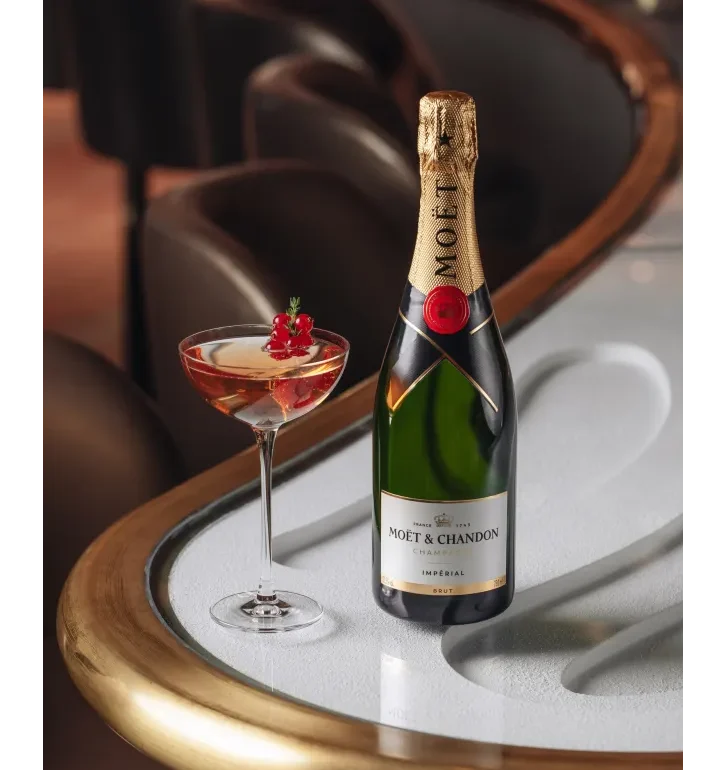 Mennyibe kerül egy üveg Moet pezsgő