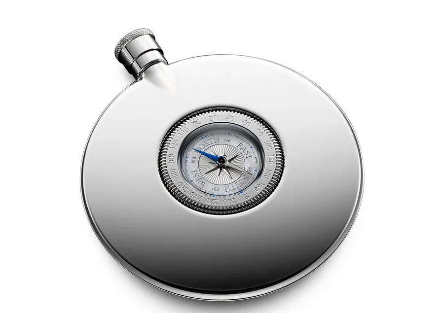 Mit ajándékozzunk egy férfinak a 70. születésnapjára: laposüveg