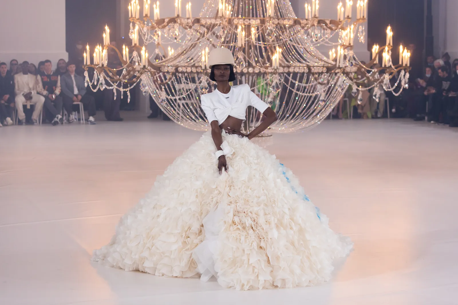 Off White Ruhamárka Különleges Vízió